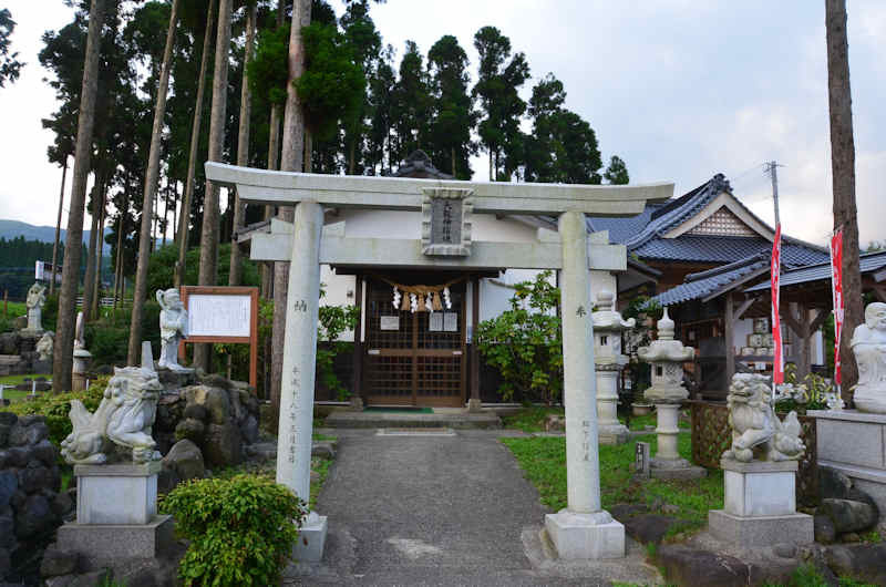 南阿蘇村 阿蘇白水龍神權現 白蛇神社 熊本の花所